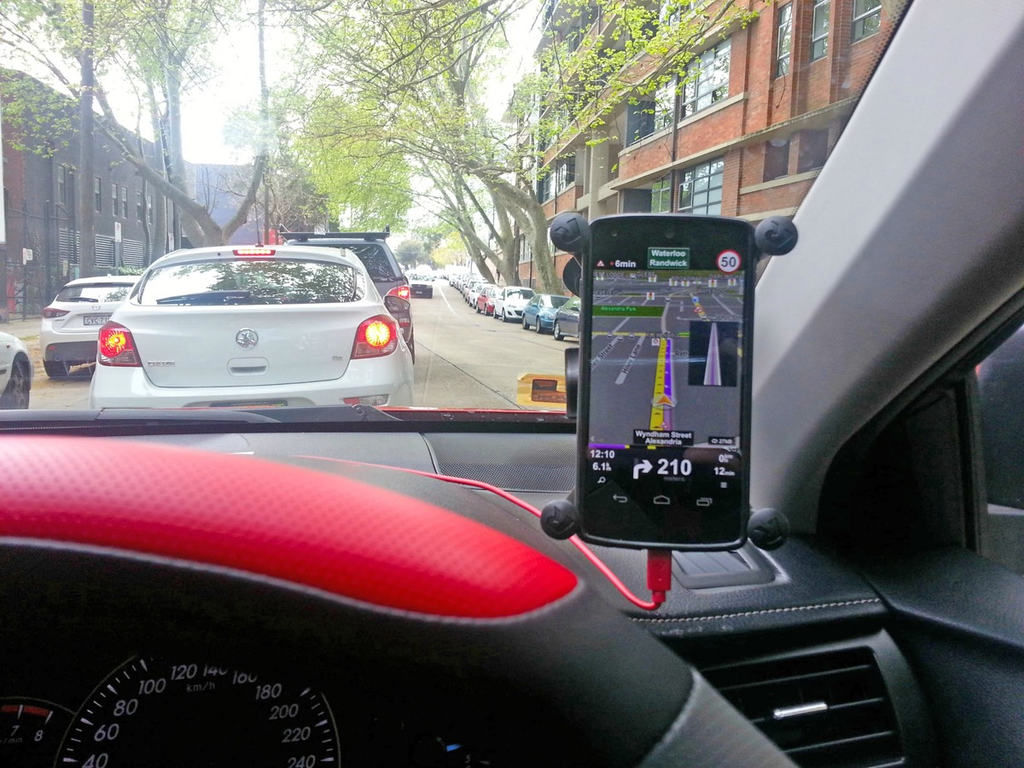 RAM Twist-Lock Suction Cup Mount with Universal RAM X-Grip Large Phone/Phablet Cradle